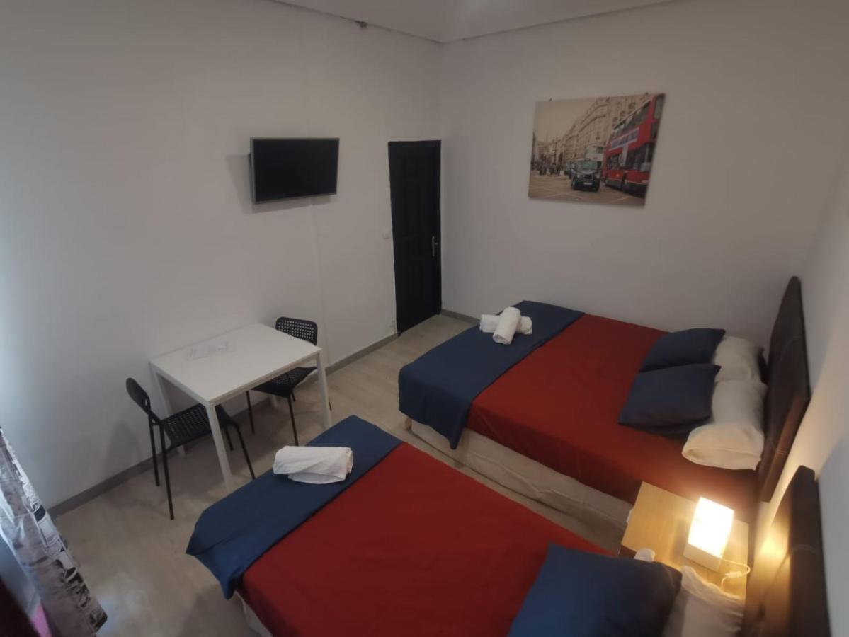 Arvin Hostal Guest house