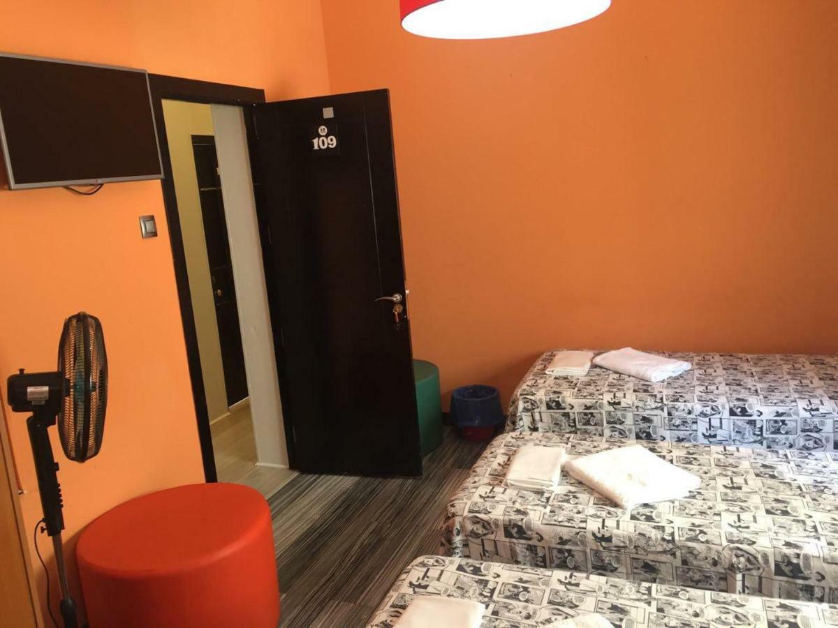 Arvin Hostal Pensión *